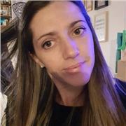 Soy Fiore, alumna y profe de Yoga, amo el Yoga, amo compartir conocimiento mientras viajo por el mundo